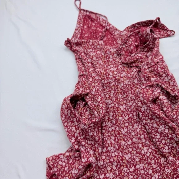 American Eagle Outfitters Red Floral Romper w/ pockets - Picture 8 of 12